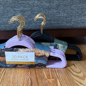 Tahari 40 Lavender and Black Plastic Hangers - 2 packs of 20